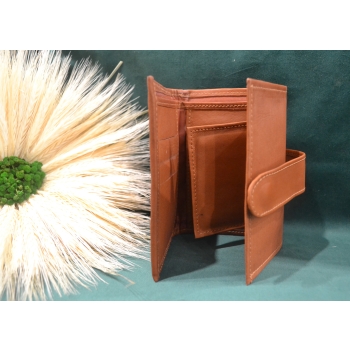 Portfel mały skórzany jasnobrązowy z kwiatowym kolorowym haftem